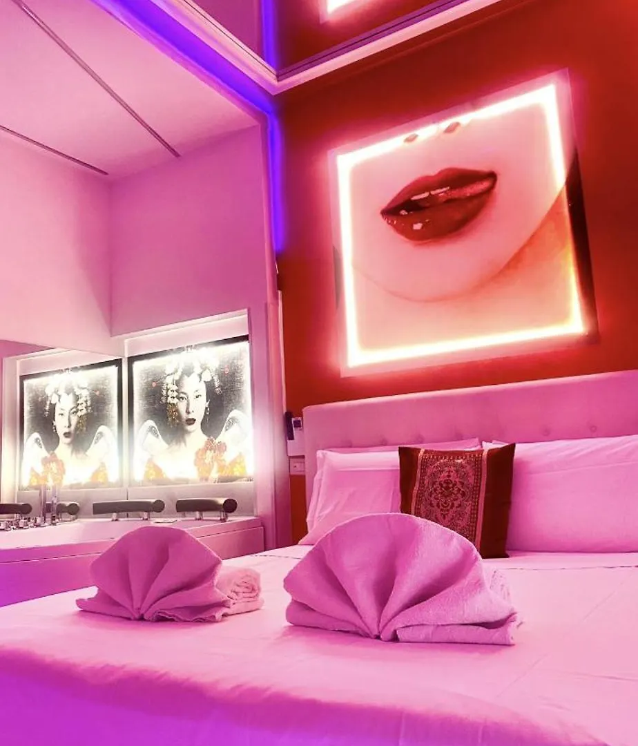 לינה וארוחת בוקר רומא Bed Cinecittadue 0*,